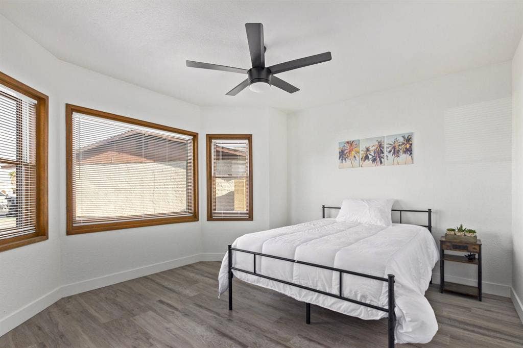 8 BR in Phoenix