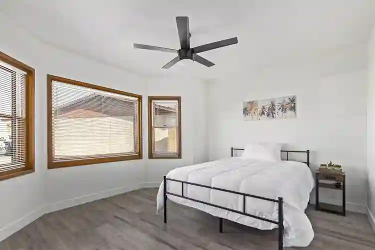 8 BR in Phoenix