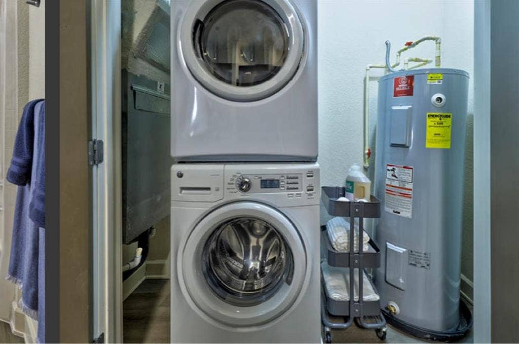 Plaza on University  Top Floorr