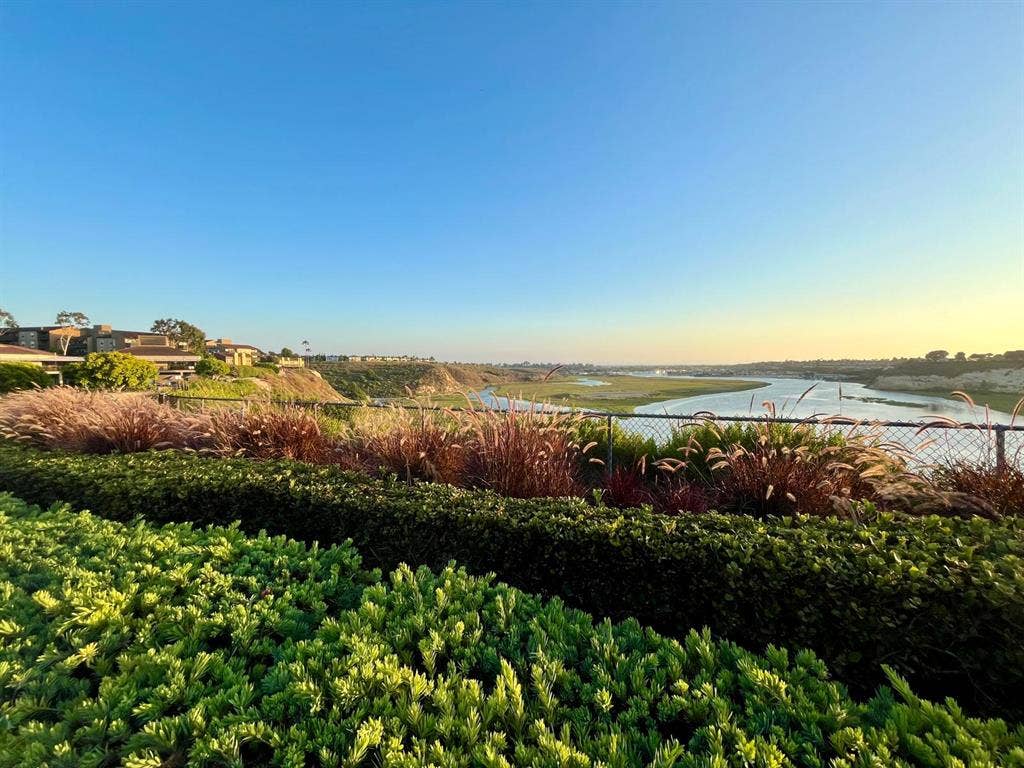 Large Master Bedroom-Backbay views