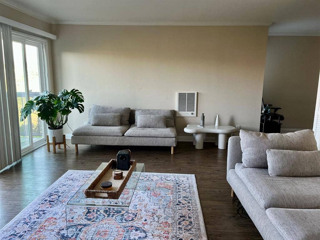 Large Master Bedroom-Backbay views