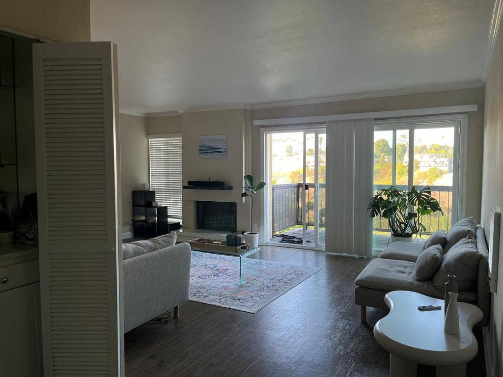 Large Master Bedroom-Backbay views