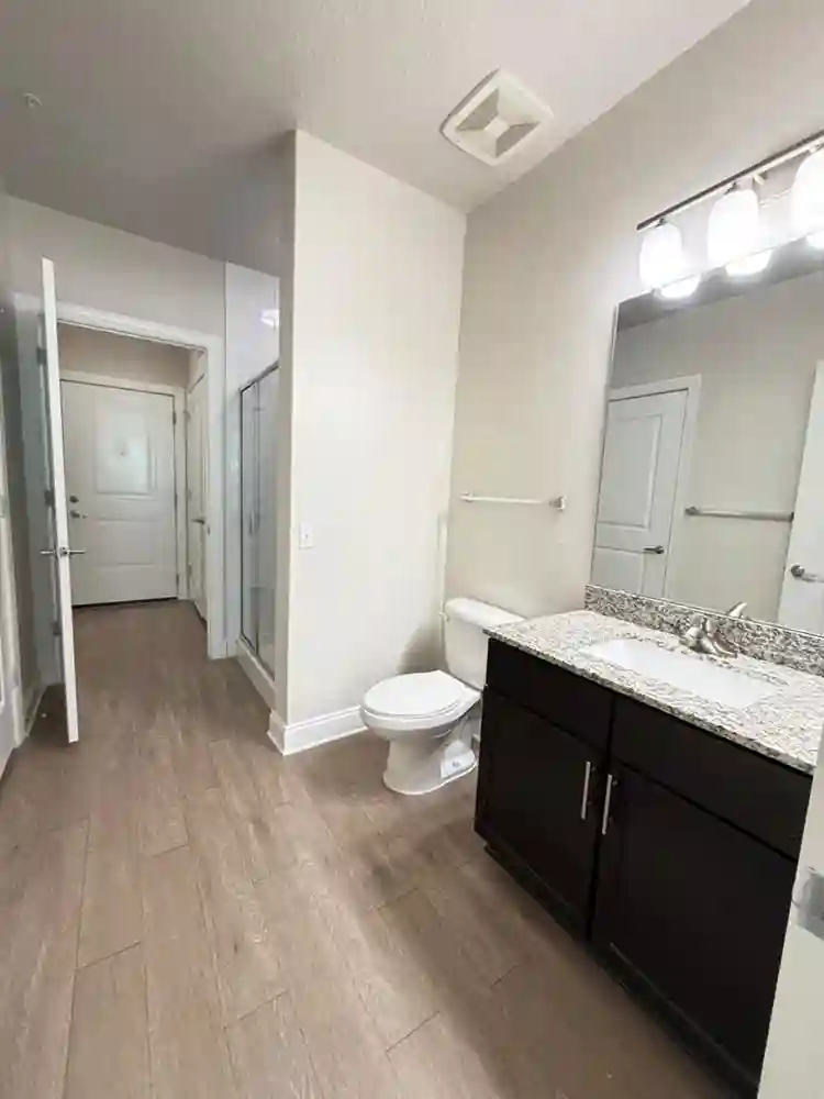 I rent a suite in Milenia.