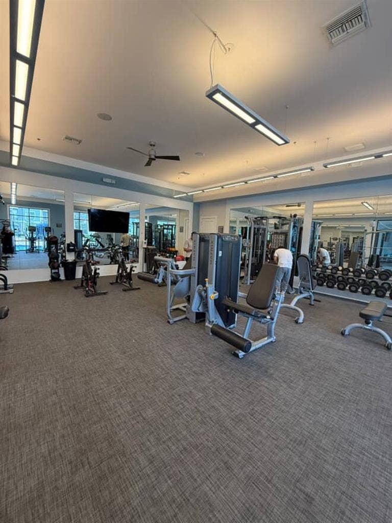 I rent a suite in Milenia.