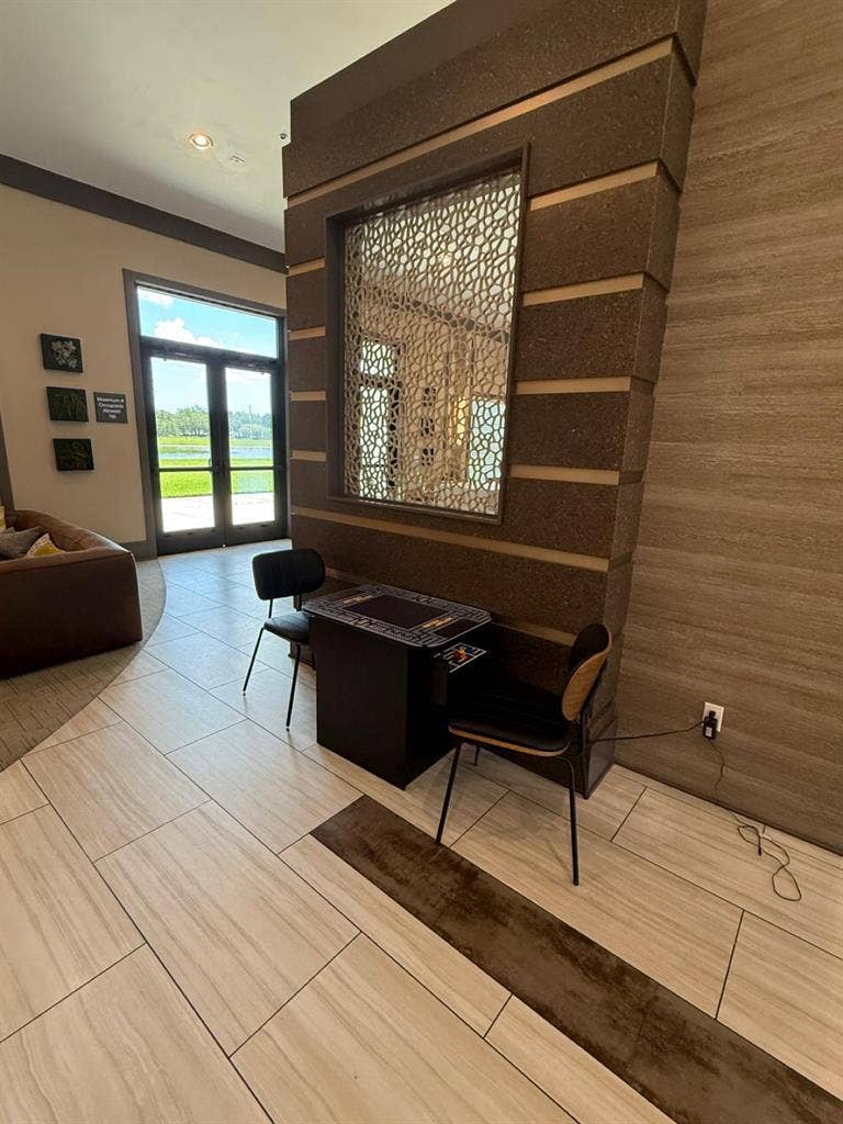 I rent a suite in Milenia.