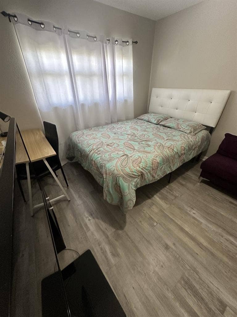 Lady's room
, North Miami beach