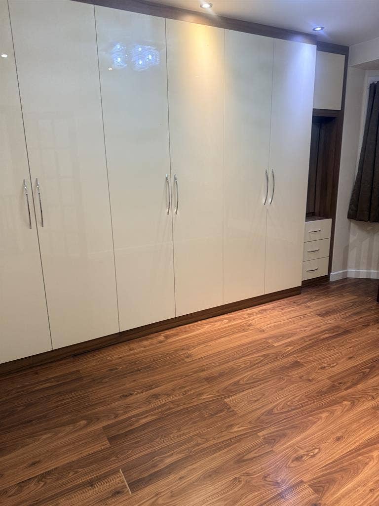 4 bed flat available for sharing