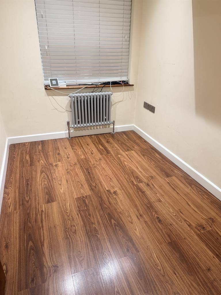 4 bed flat available for sharing