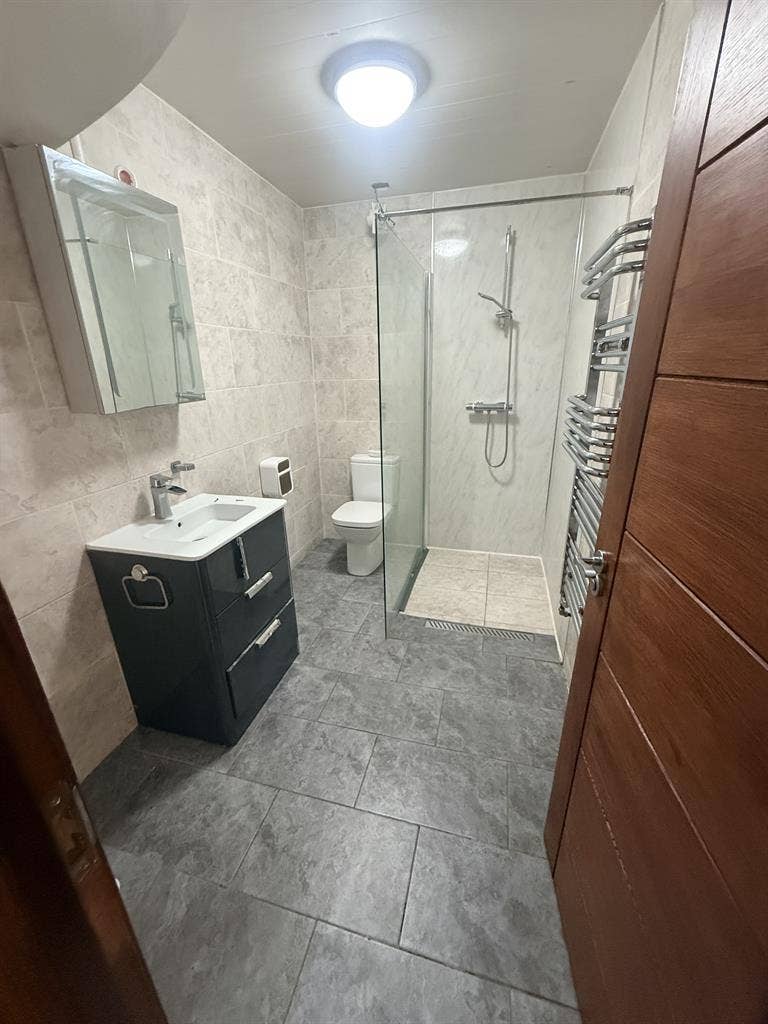 4 bed flat available for sharing