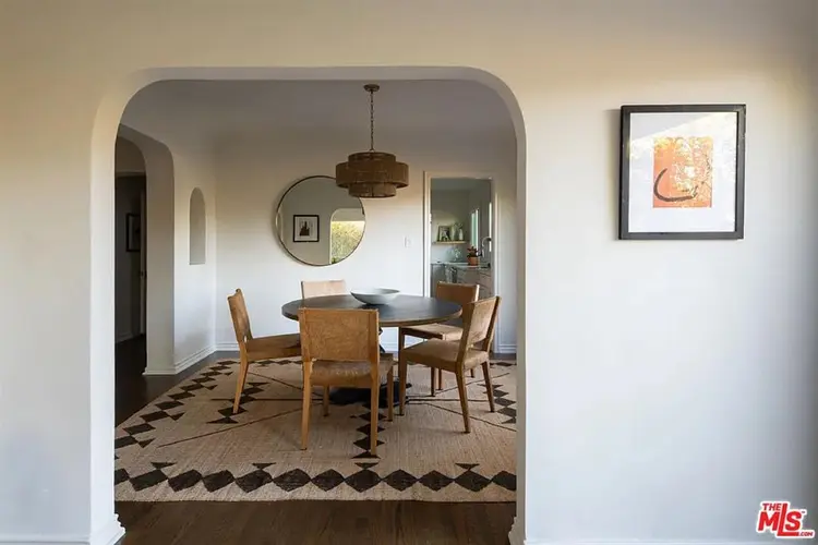 Private suite in Silver Lake