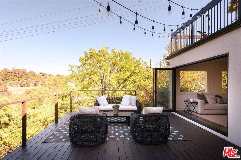 Private suite in Silver Lake