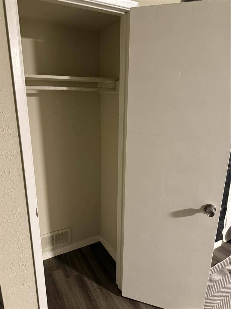 Large Room in House PrivateEntrance