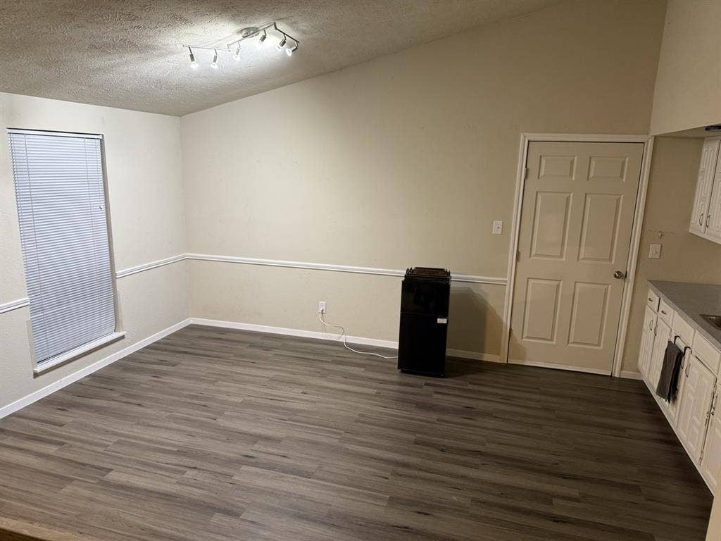 Large Room in House PrivateEntrance