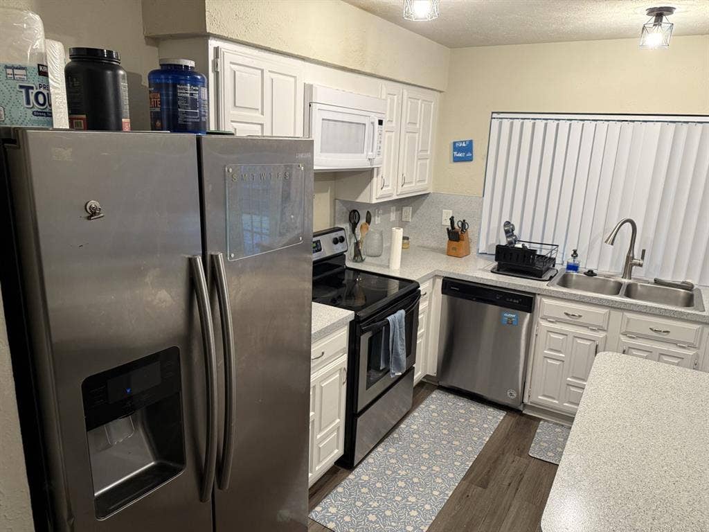 Large Room in House PrivateEntrance