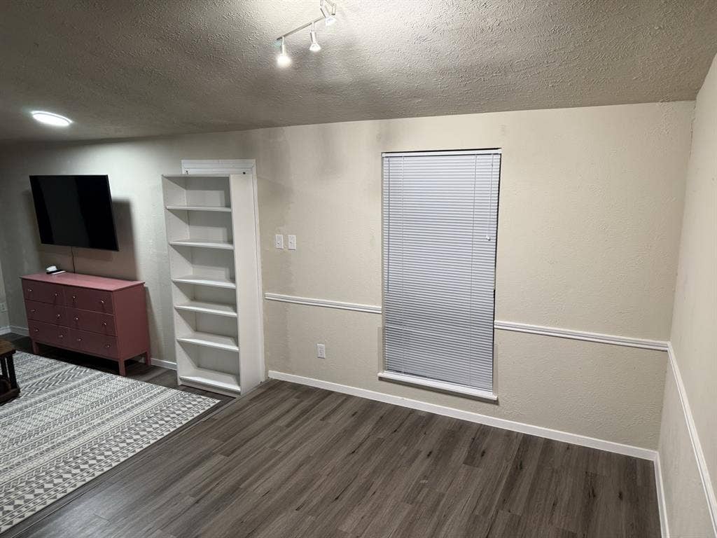 Large Room in House PrivateEntrance