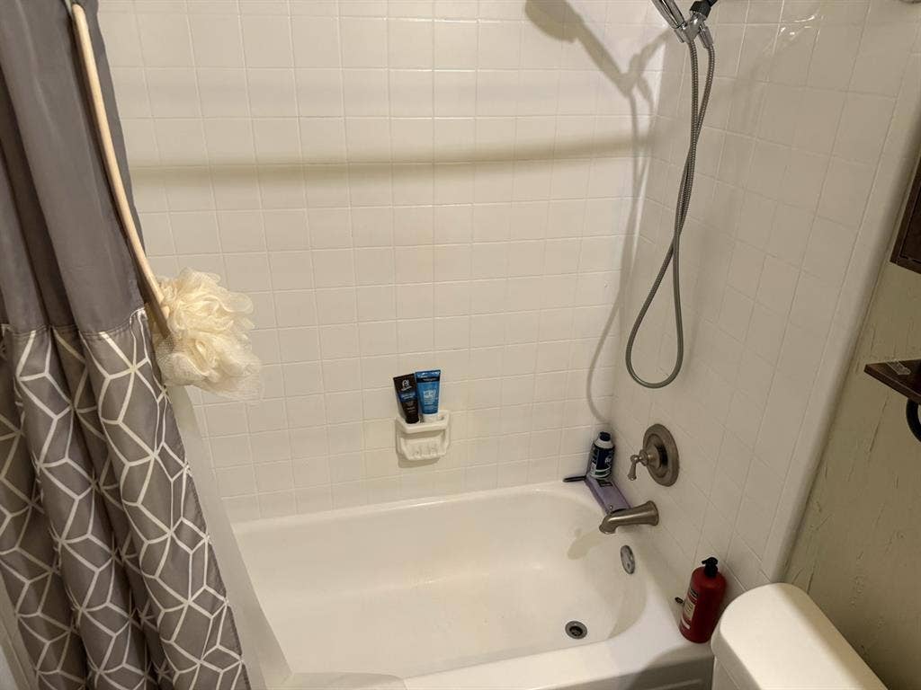 Large Room in House PrivateEntrance