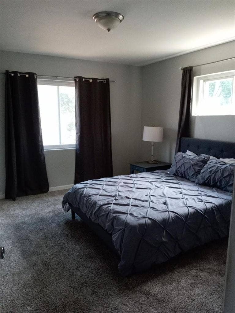 Room w/bathroom attached in Aurora