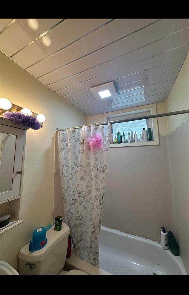 Private room in  bath Apart