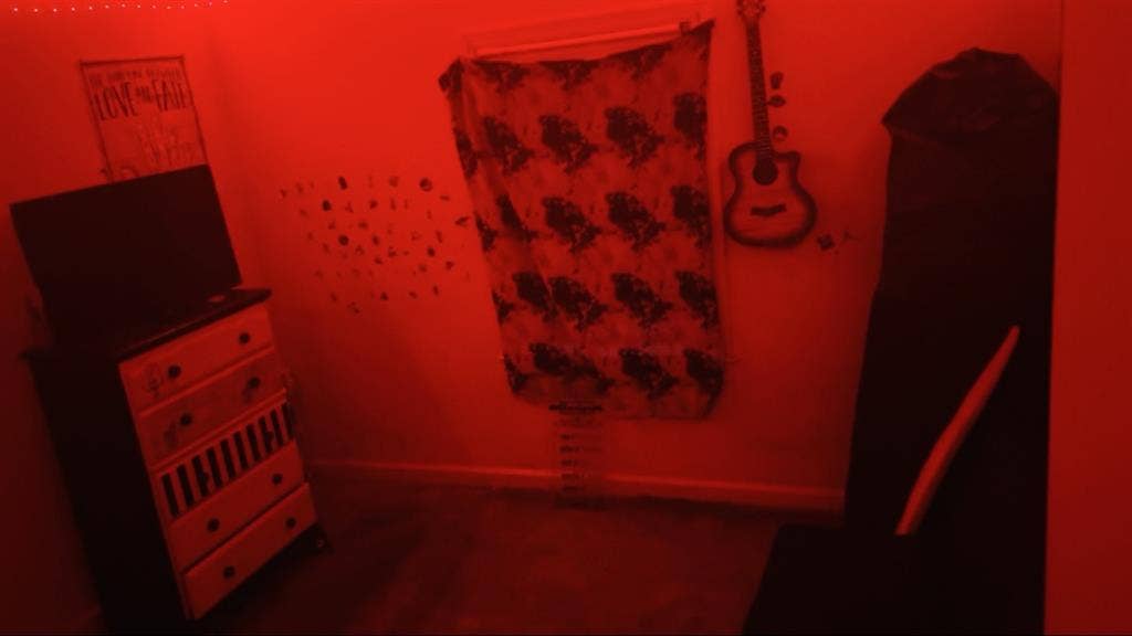 ROOM FOR RENT AVAILABLE NOW