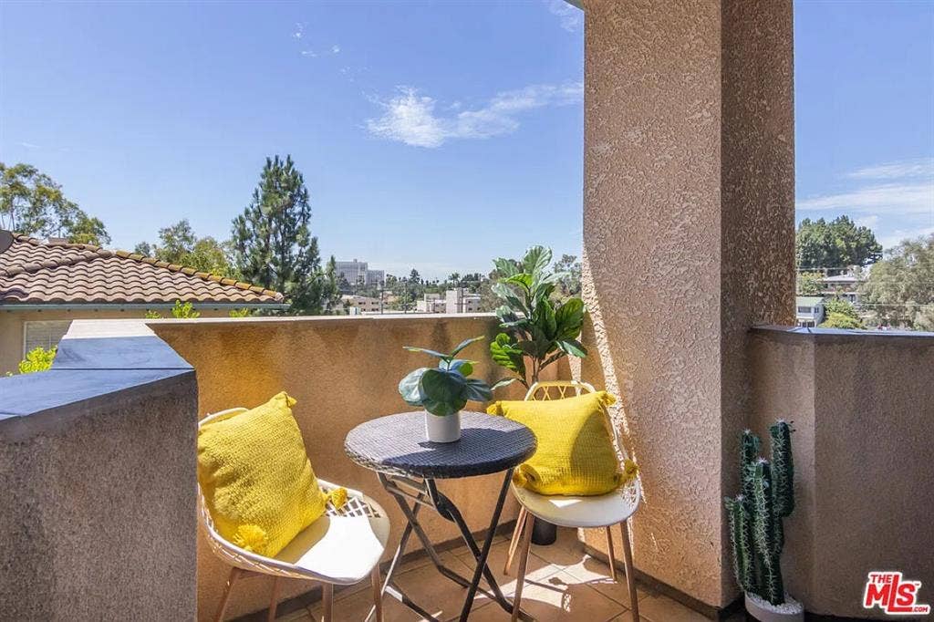 2 rooms available now near usc med