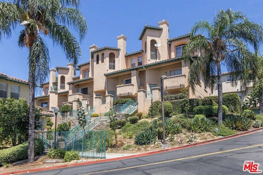 2 rooms available now near usc med