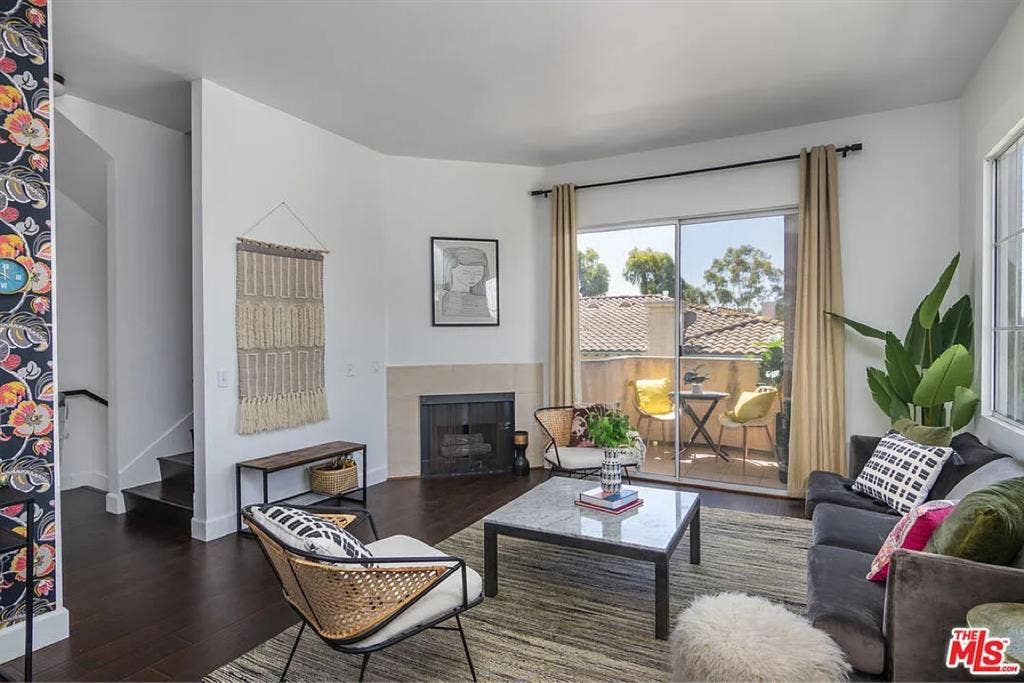 2 rooms available now near usc med