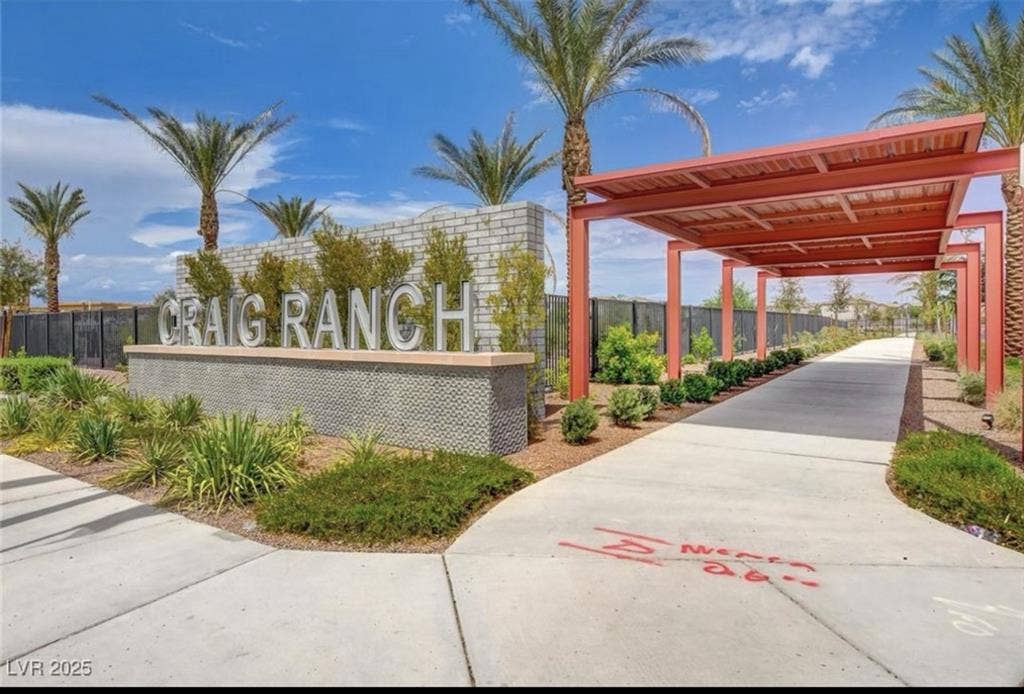 One bedroom with private bathroom