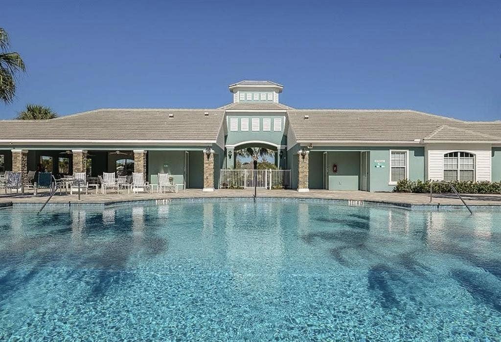 Private room in great location!