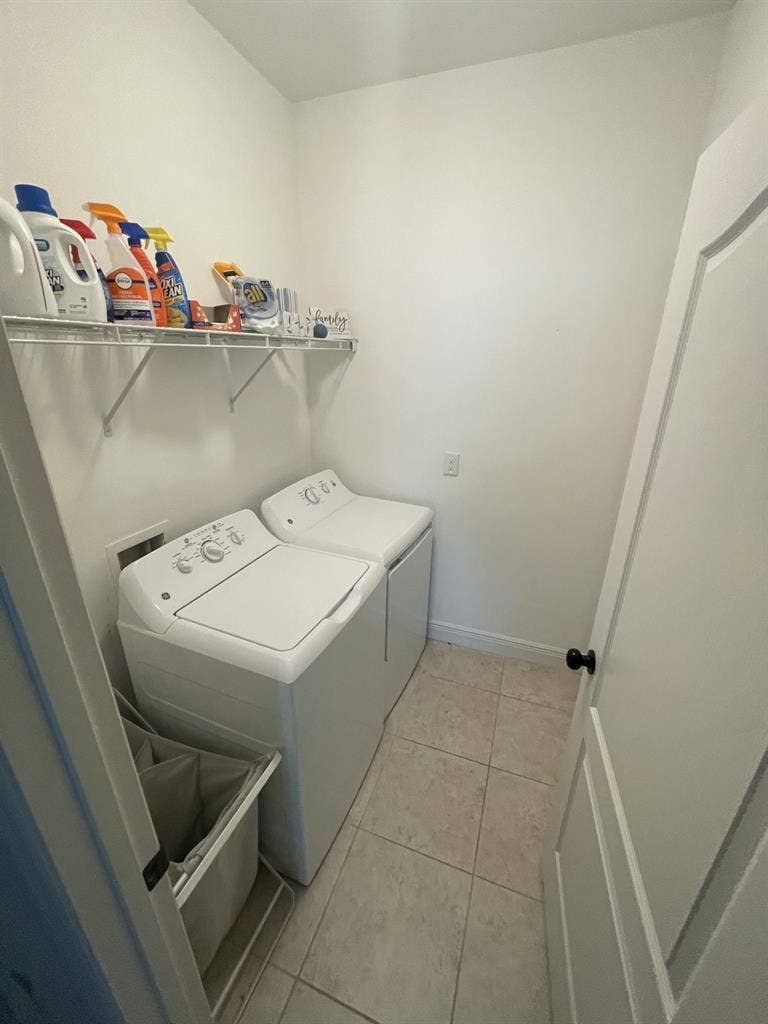 Private room in great location!