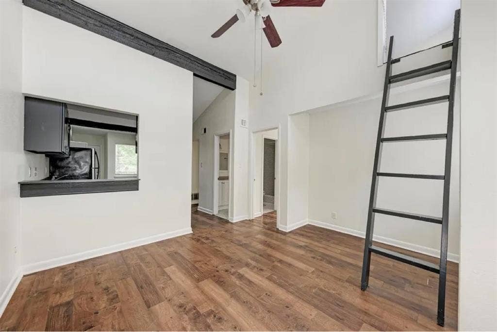 BA with loft in West Campus