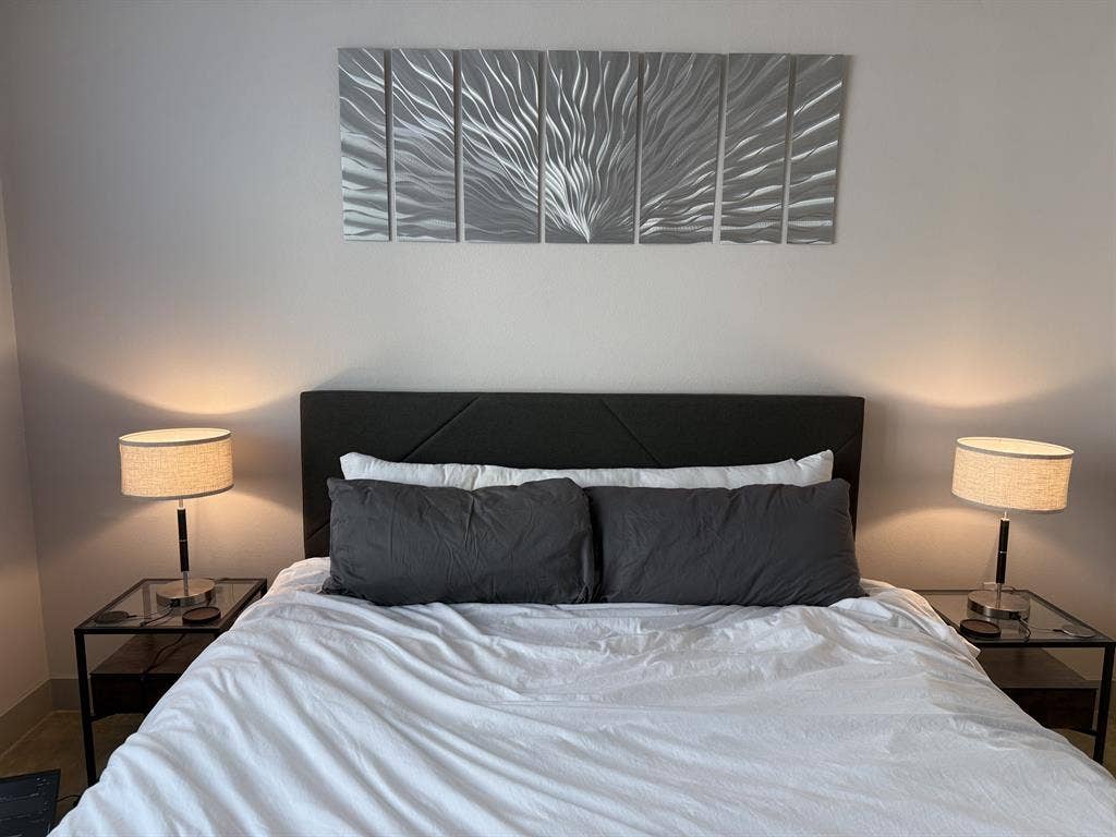 Beautiful & Quiet  sq ft Apt