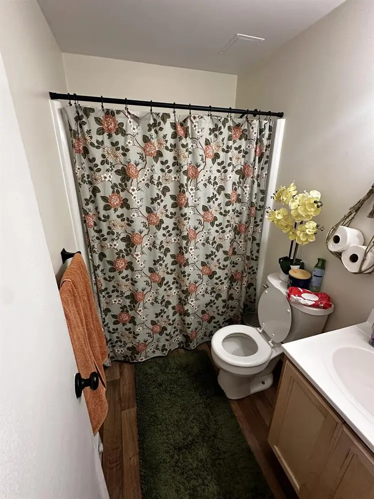 Looking for a Roomate!