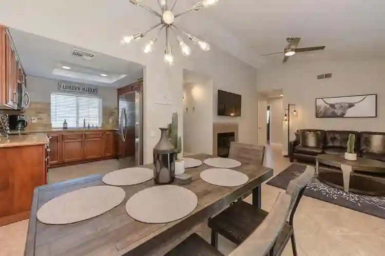 Spacious private room in Foothill