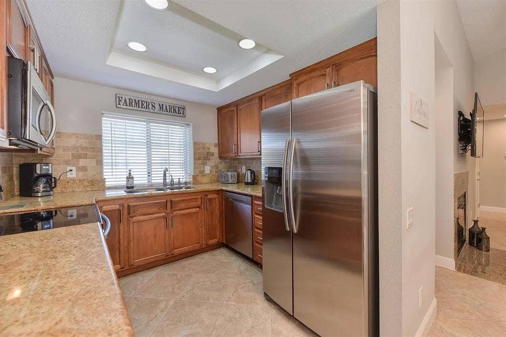 Spacious private room in Foothill