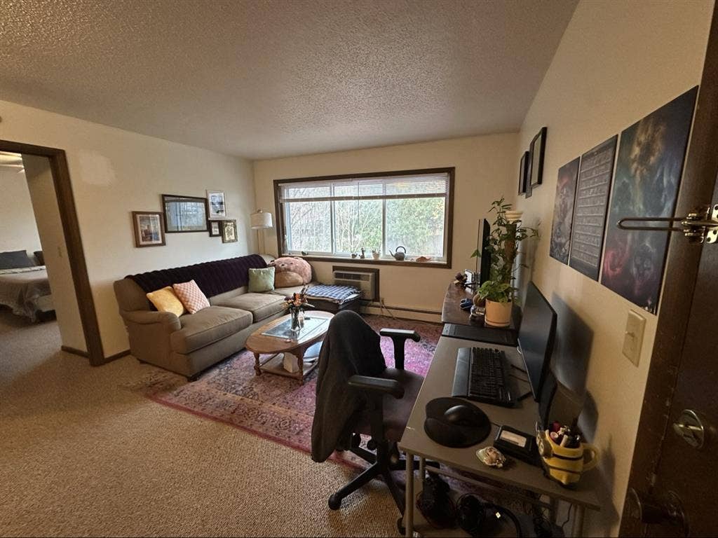 Subleasing apartment