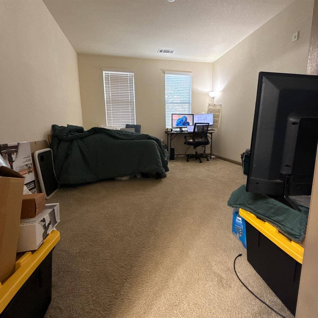 Private Bedroom+bath on discount