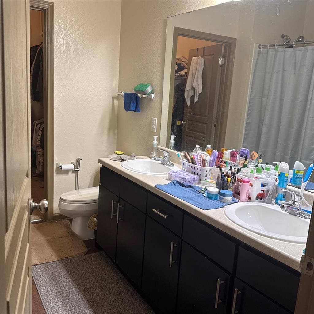 Private Bedroom+bath on discount