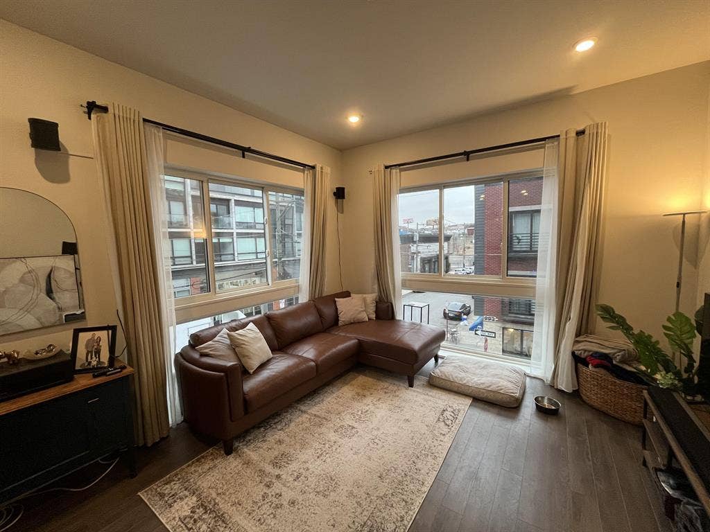 NoLibs Corner Apt Parking Available