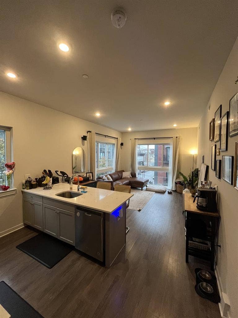 NoLibs Corner Apt Parking Available