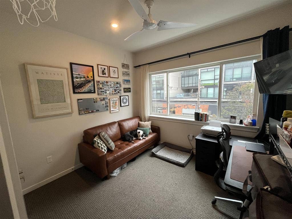 NoLibs Corner Apt Parking Available