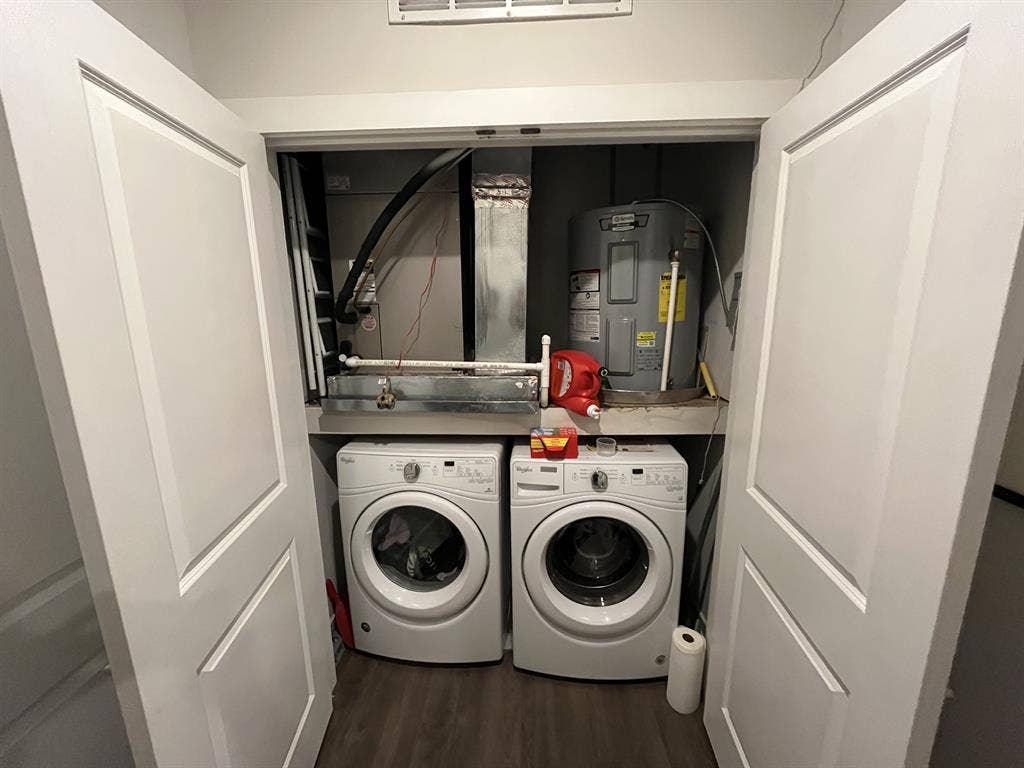 NoLibs Corner Apt Parking Available