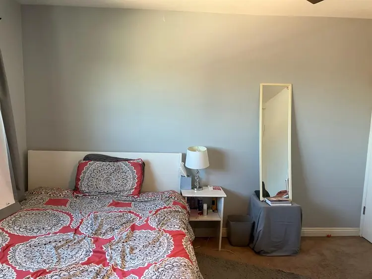 Private Room + Bath – Del Cerro