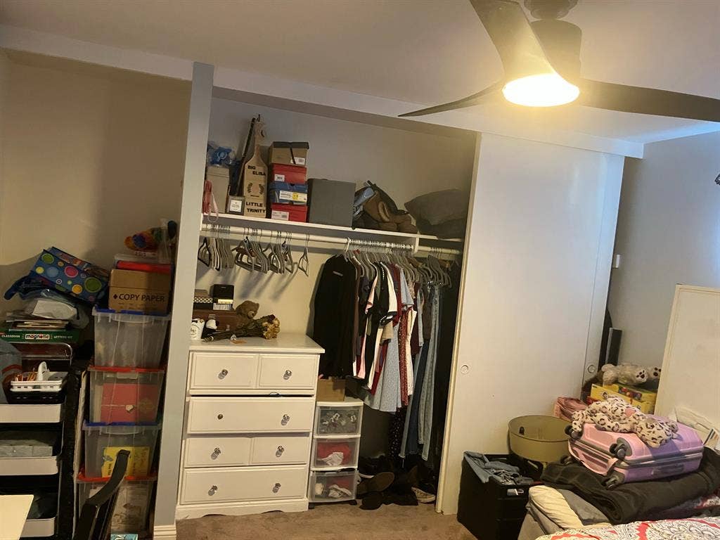 Private Room + Bath – Del Cerro