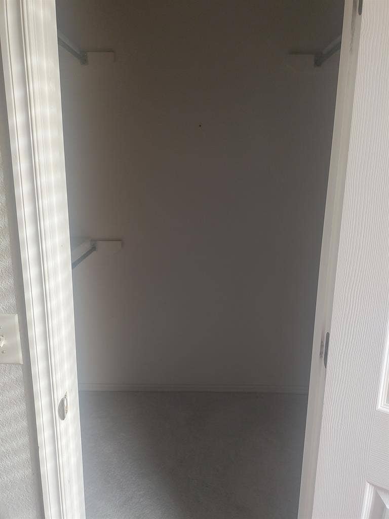 Room for rent in Moore OK area