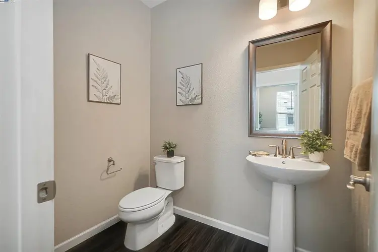 3 furnished bedrooms modern house