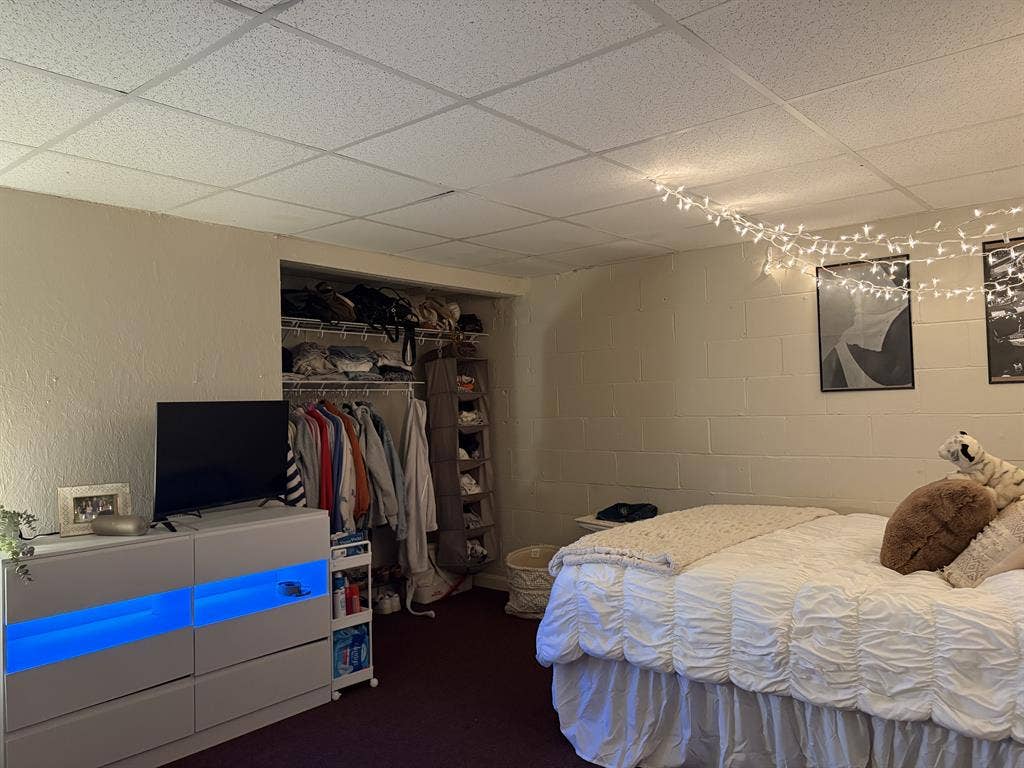 Looking for female sublet!