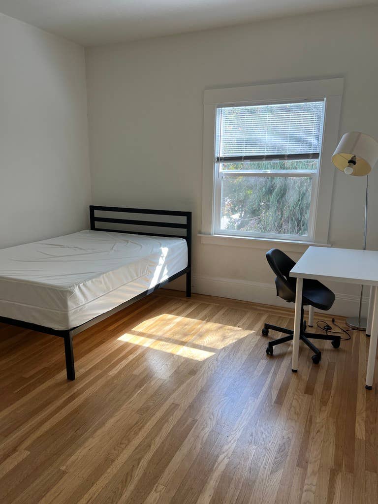 Room close to Berkeley campus
