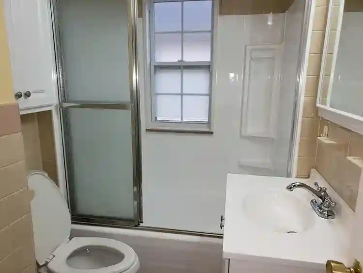 ONE Private ROOM $ (Inc all bills)