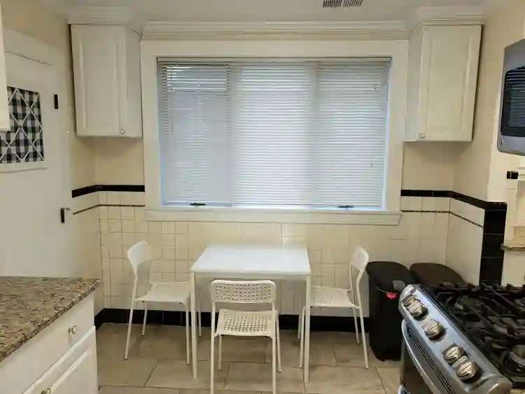 ONE Private ROOM $ (Inc all bills)