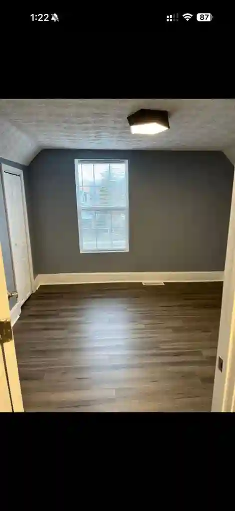 yo looking for roommates